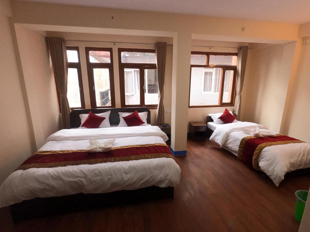 Hotel Silver Jubilee Katmandu Dış mekan fotoğraf