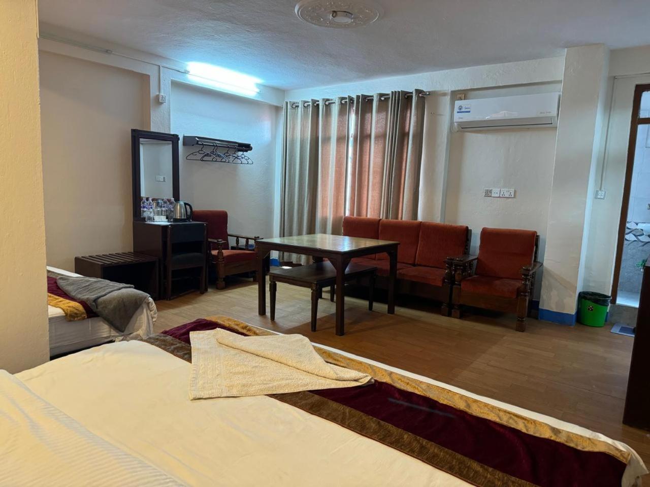 Hotel Silver Jubilee Katmandu Dış mekan fotoğraf